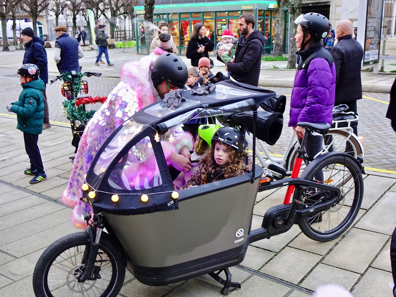 Véloparade Noël 2025 - Divers types de vélo